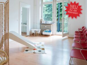 Wartebereich für Babys und Kleinkinder in der Praxis für Kinder- und Jugendmedizin